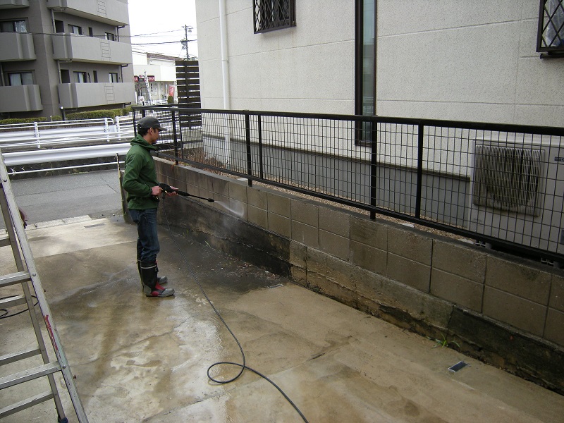 コンクリブロック塀の高圧洗浄